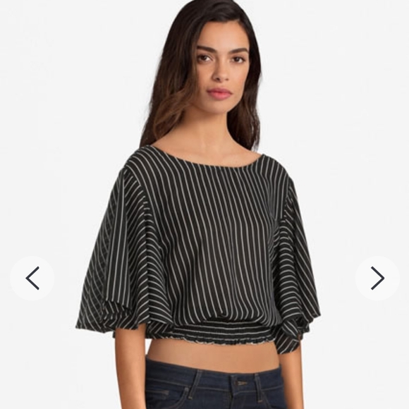 NWT- Molly Bracken Cropped Blouse - Picture 3 of 6